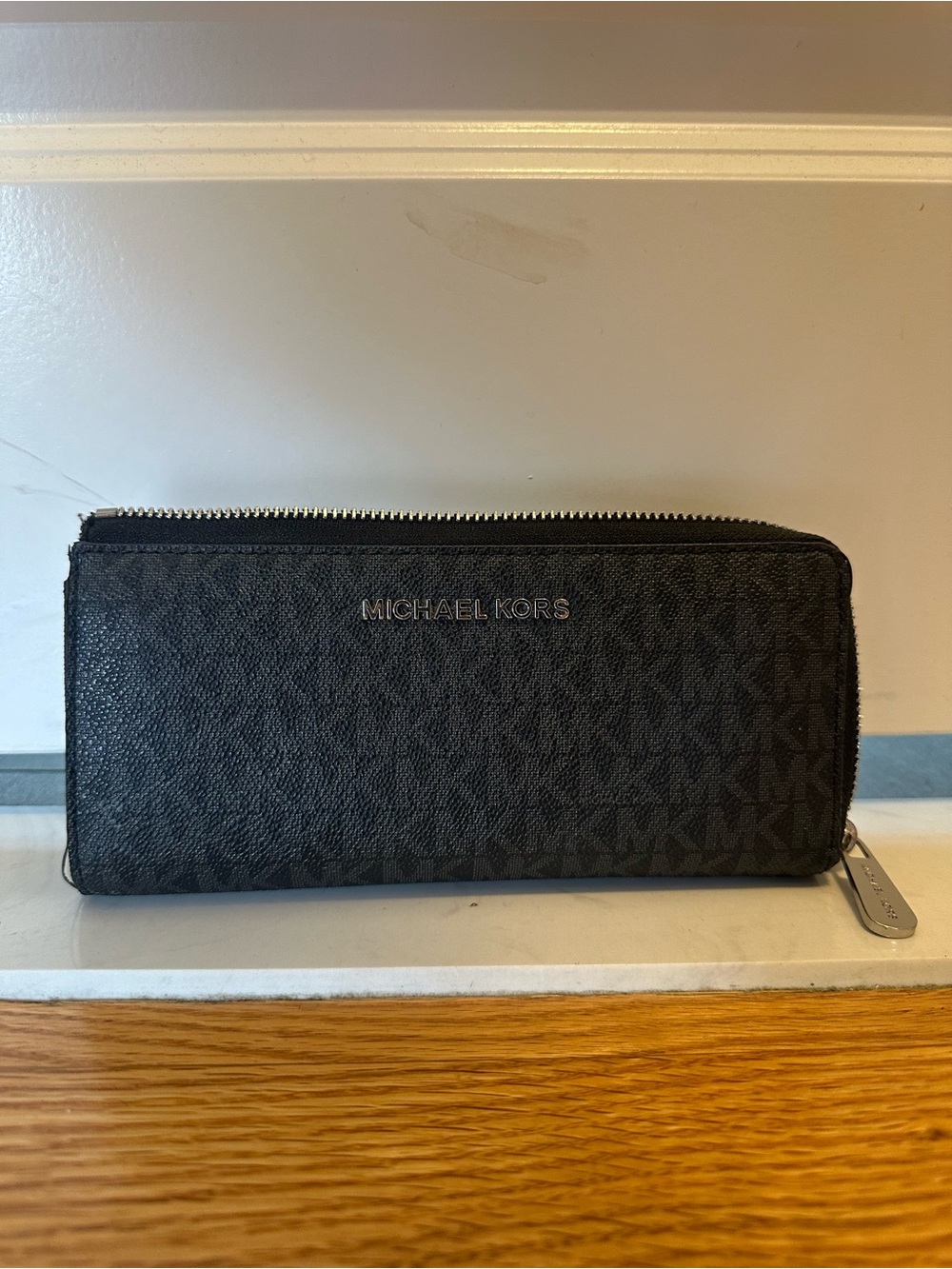 Michael Kors Jet Set Travel Large Signature Logo Continental Wallet